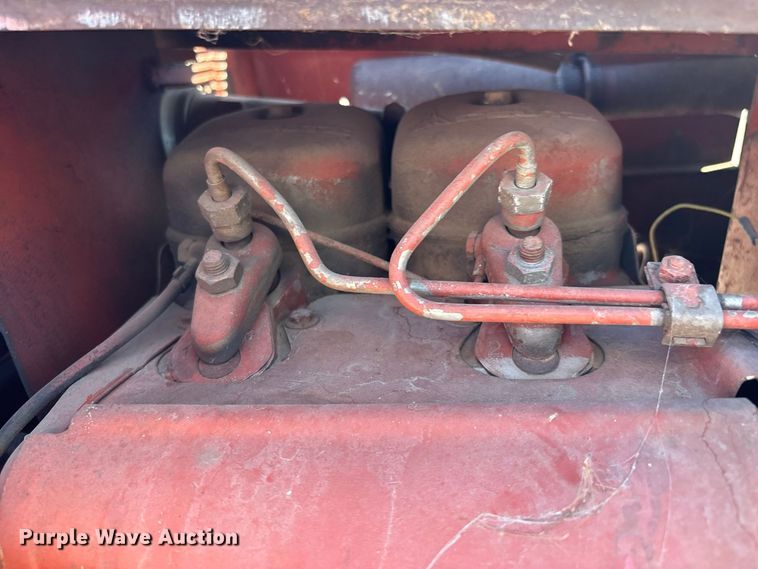 image for item ER3421 1985 Ditch Wich 350 SX cable plow