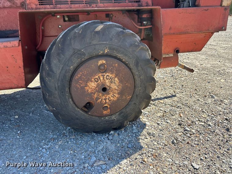 image for item ER3421 1985 Ditch Wich 350 SX cable plow