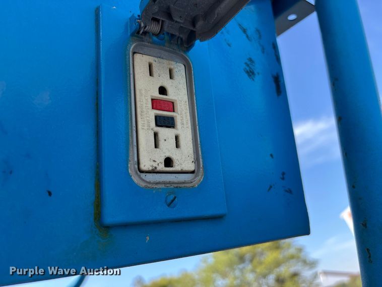 image for item ER3440 2000 Genie Z4525 boom lift