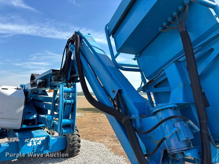 image for item ER3440 2000 Genie Z4525 boom lift