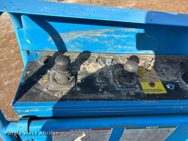 image for item ER3440 2000 Genie Z4525 boom lift