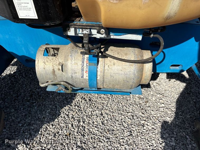 image for item ER3440 2000 Genie Z4525 boom lift