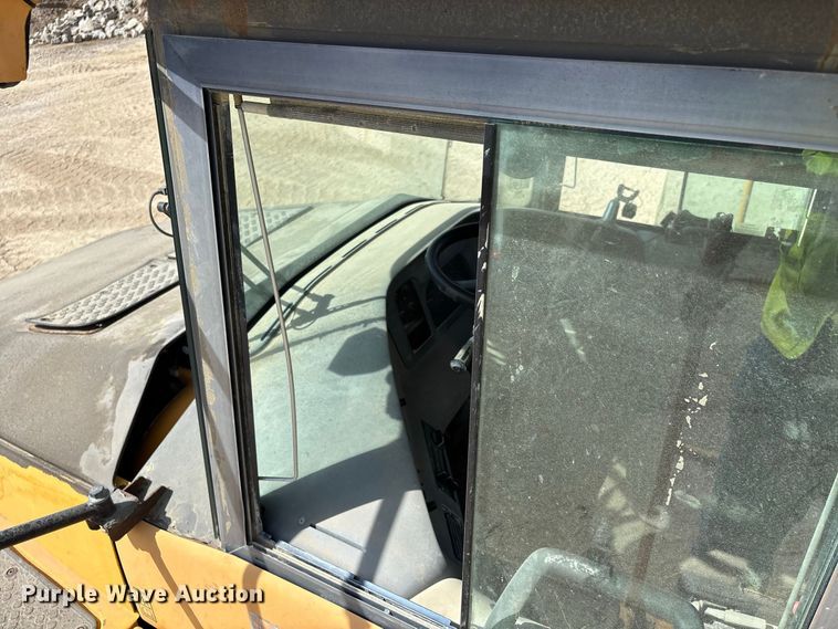 image for item ER3442 2005 Volvo A40D articulated haul truck