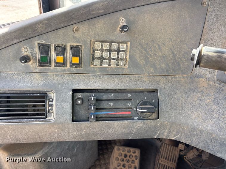 image for item ER3442 2005 Volvo A40D articulated haul truck
