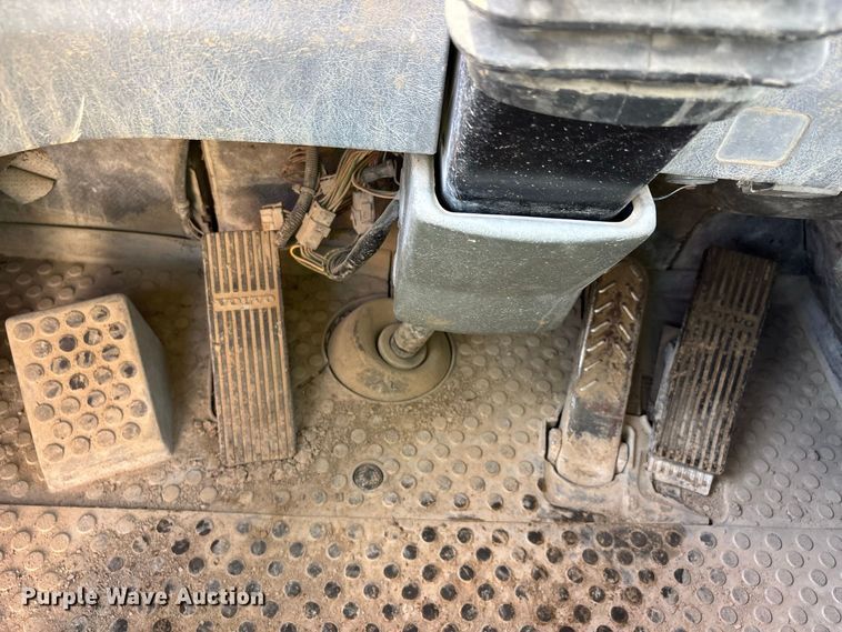 image for item ER3442 2005 Volvo A40D articulated haul truck