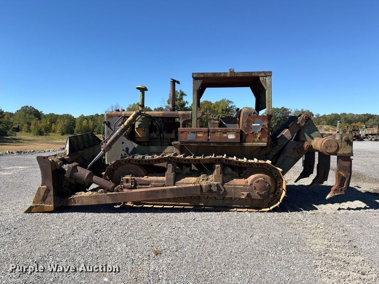 image for item ER3452 1968 Caterpillar D7E dozer