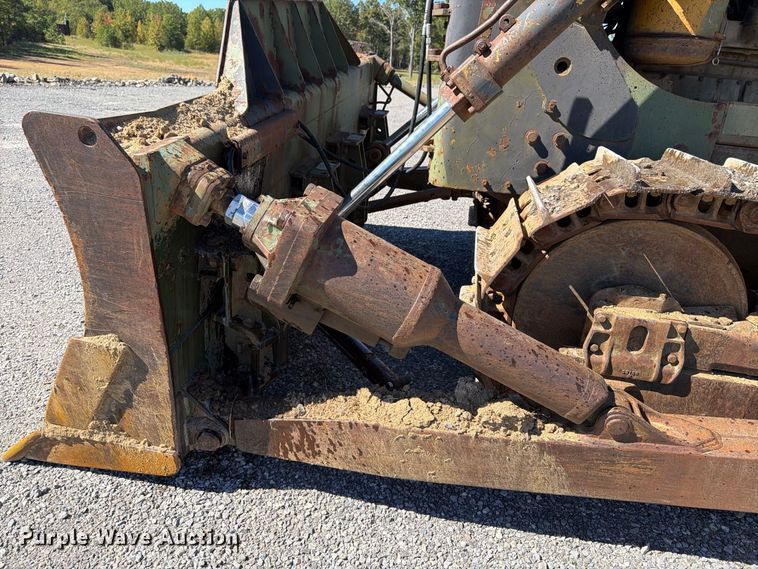 image for item ER3452 1968 Caterpillar D7E dozer
