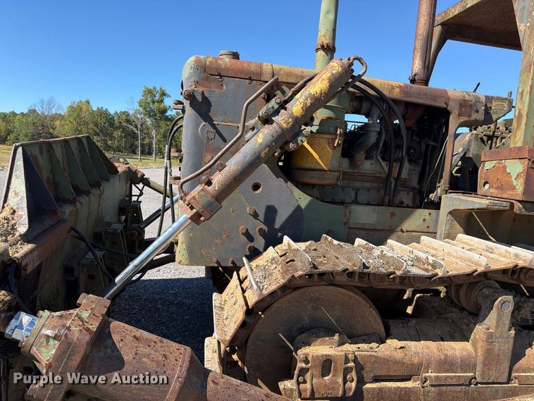 image for item ER3452 1968 Caterpillar D7E dozer