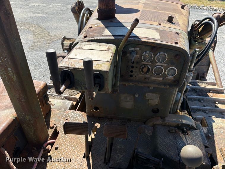image for item ER3452 1968 Caterpillar D7E dozer