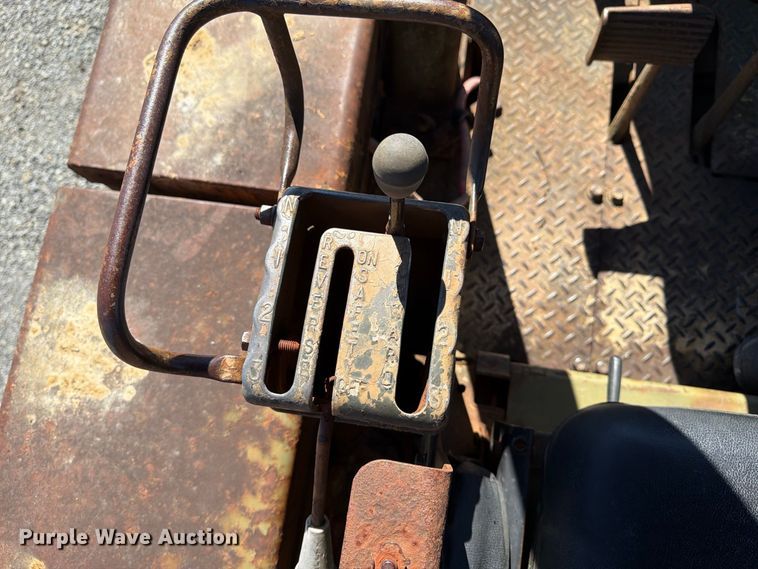 image for item ER3452 1968 Caterpillar D7E dozer