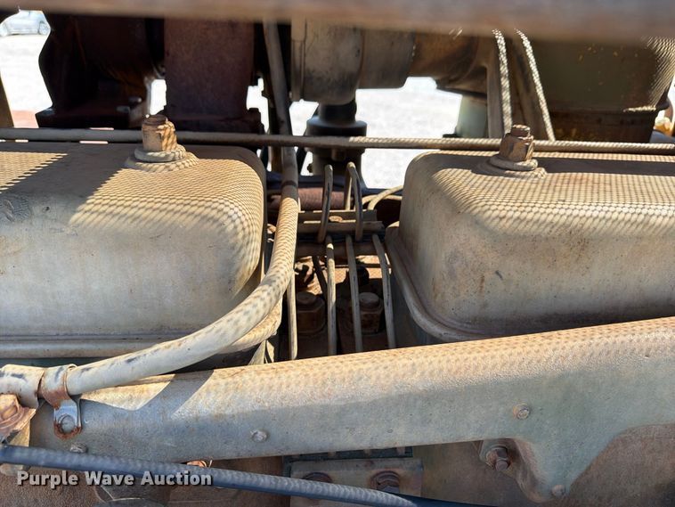 image for item ER3452 1968 Caterpillar D7E dozer