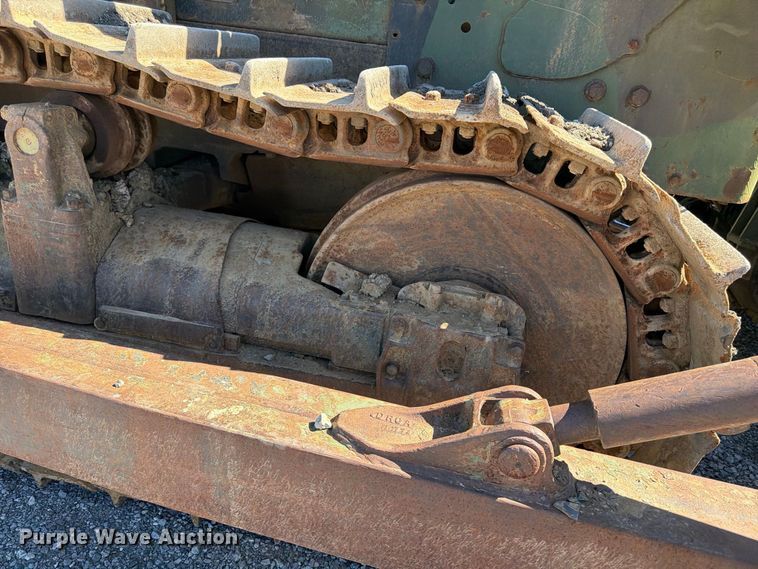 image for item ER3452 1968 Caterpillar D7E dozer