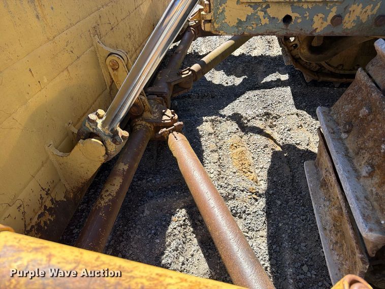 image for item ER3453 1976 Caterpillar D8K dozer