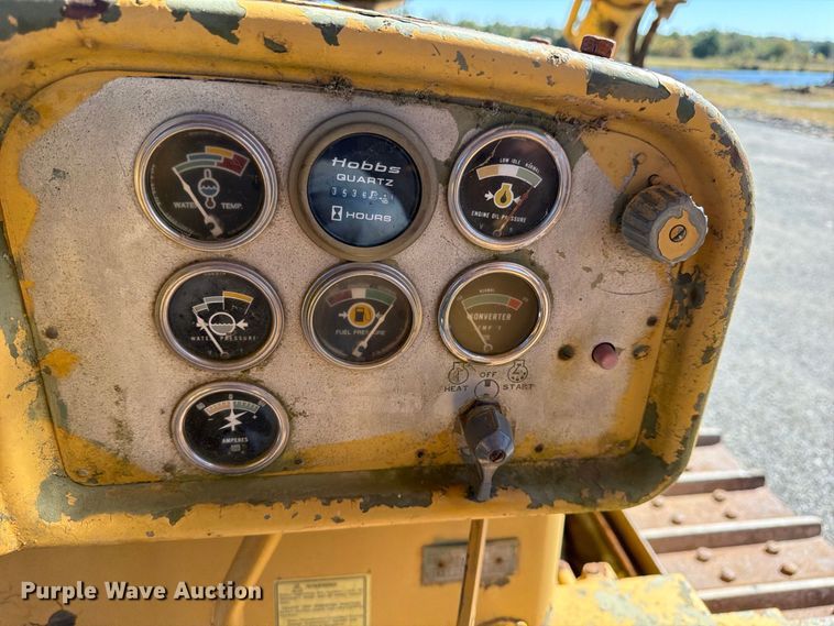 image for item ER3453 1976 Caterpillar D8K dozer