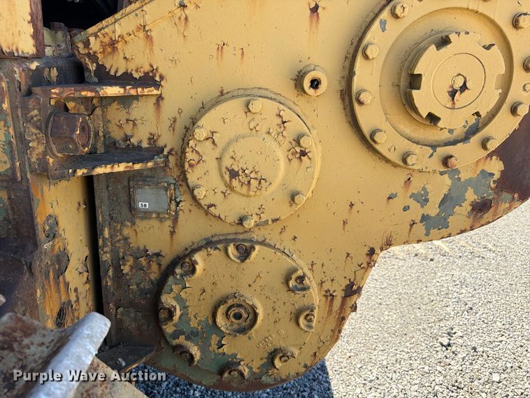 image for item ER3453 1976 Caterpillar D8K dozer