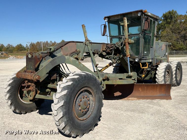 image for item ER3454 1983 Caterpillar 130G MIL motor grader