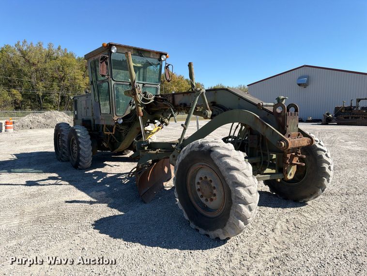 image for item ER3454 1983 Caterpillar 130G MIL motor grader