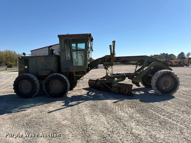 image for item ER3454 1983 Caterpillar 130G MIL motor grader