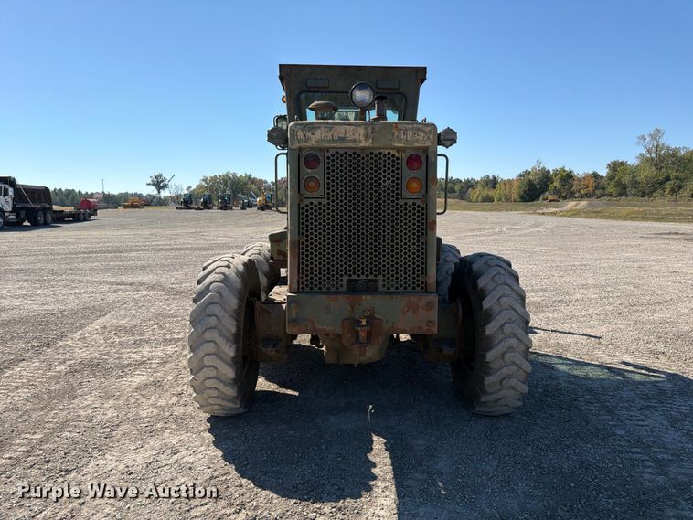 image for item ER3454 1983 Caterpillar 130G MIL motor grader