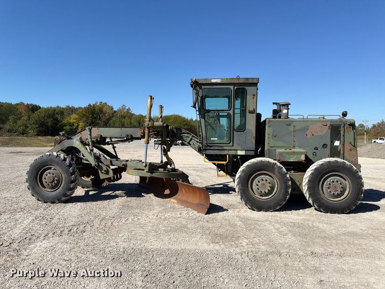 image for item ER3454 1983 Caterpillar 130G MIL motor grader