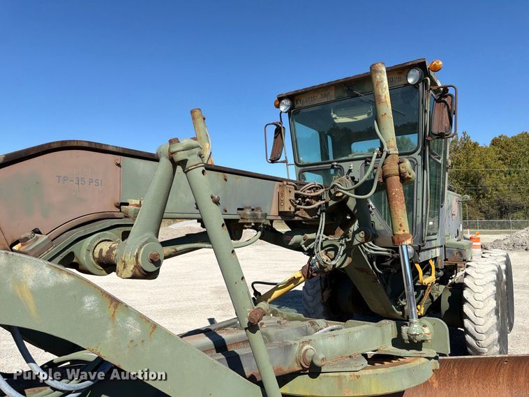 image for item ER3454 1983 Caterpillar 130G MIL motor grader