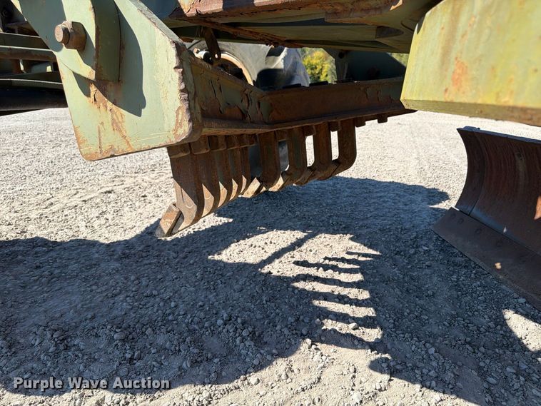image for item ER3454 1983 Caterpillar 130G MIL motor grader
