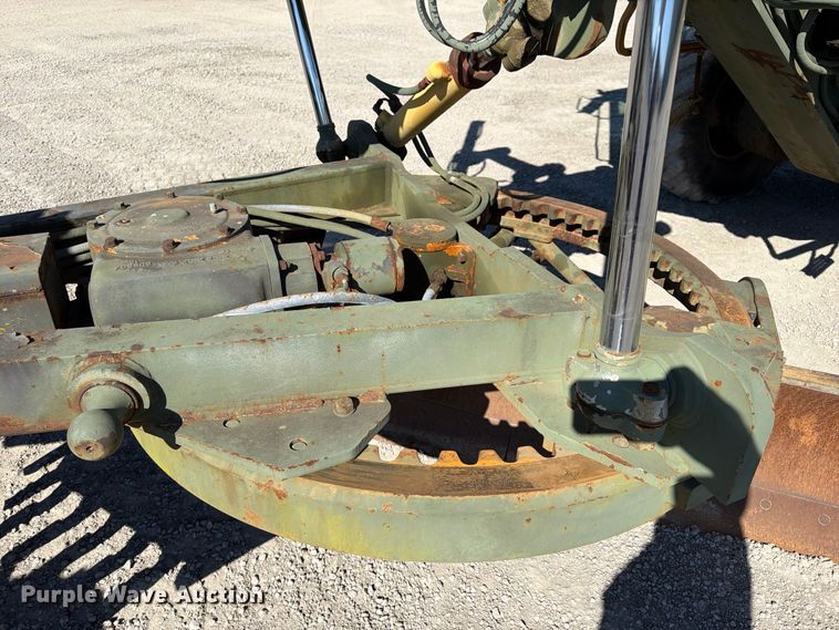 image for item ER3454 1983 Caterpillar 130G MIL motor grader