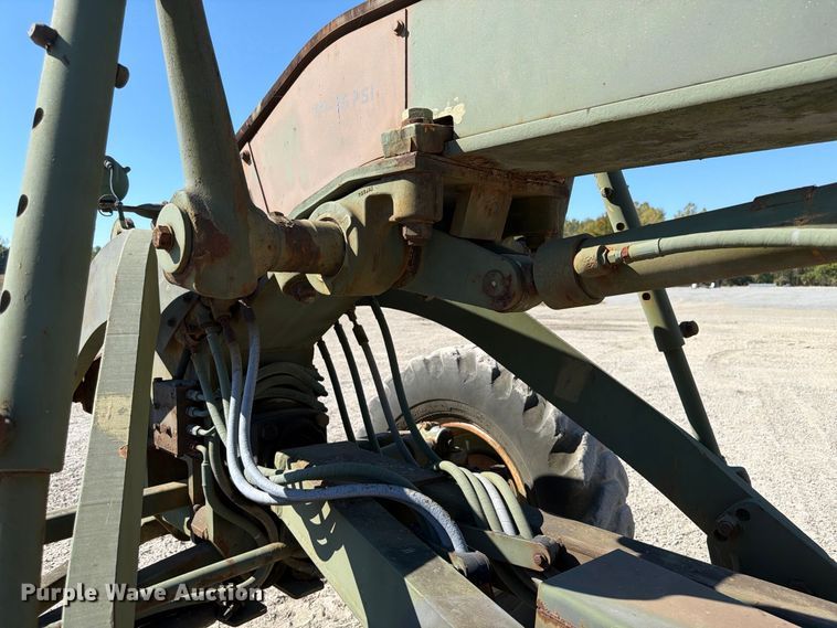 image for item ER3454 1983 Caterpillar 130G MIL motor grader