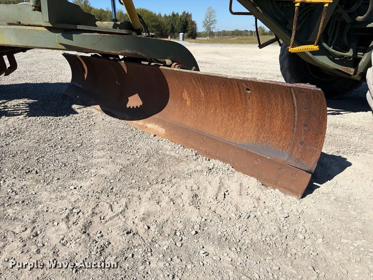 image for item ER3454 1983 Caterpillar 130G MIL motor grader