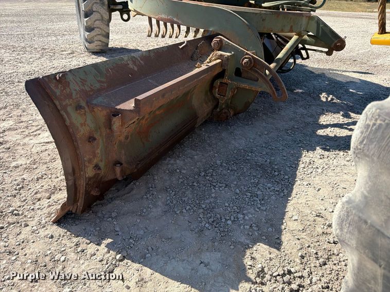 image for item ER3454 1983 Caterpillar 130G MIL motor grader