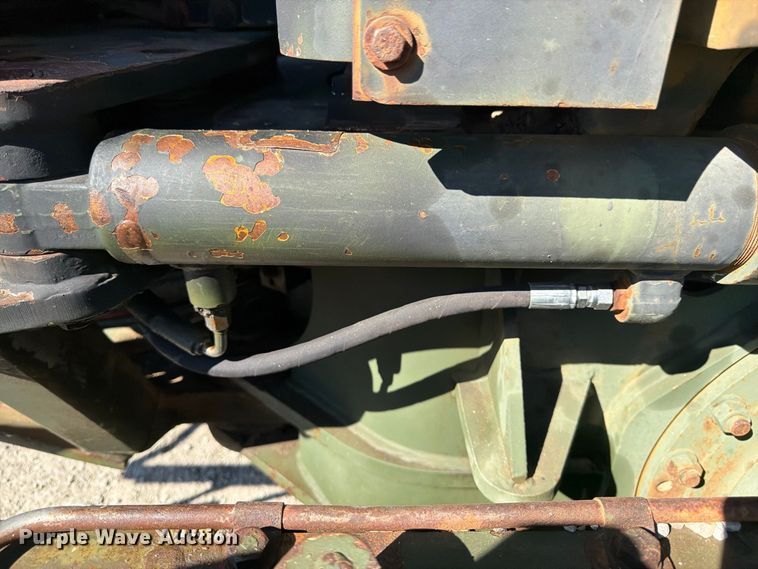 image for item ER3454 1983 Caterpillar 130G MIL motor grader