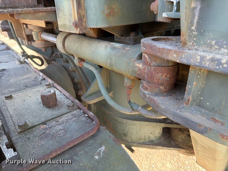 image for item ER3454 1983 Caterpillar 130G MIL motor grader