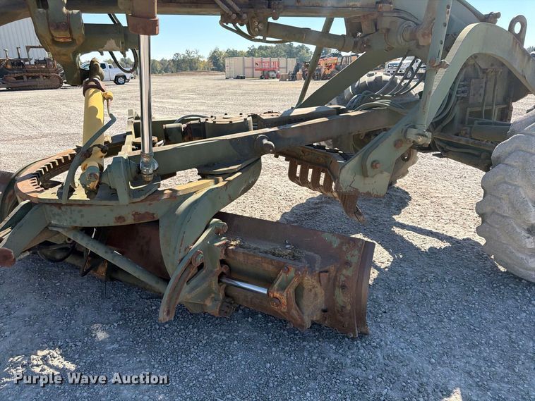 image for item ER3454 1983 Caterpillar 130G MIL motor grader