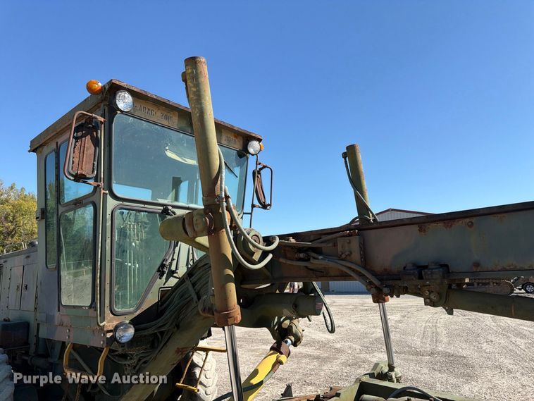 image for item ER3454 1983 Caterpillar 130G MIL motor grader