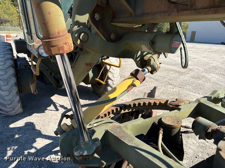 image for item ER3454 1983 Caterpillar 130G MIL motor grader