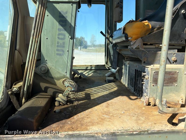 image for item ER3454 1983 Caterpillar 130G MIL motor grader