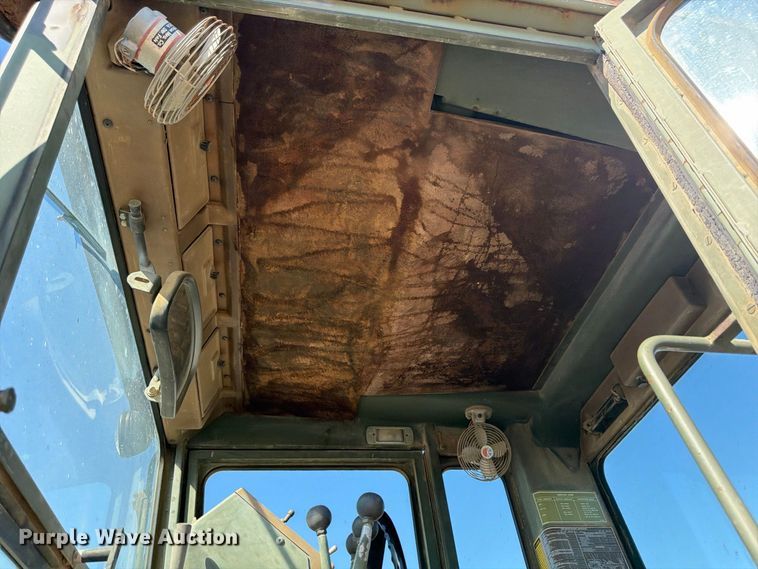 image for item ER3454 1983 Caterpillar 130G MIL motor grader