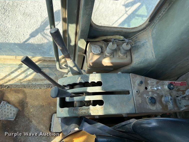 image for item ER3454 1983 Caterpillar 130G MIL motor grader