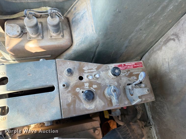 image for item ER3454 1983 Caterpillar 130G MIL motor grader