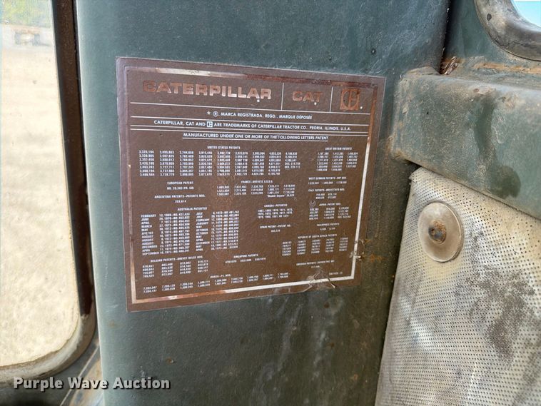 image for item ER3454 1983 Caterpillar 130G MIL motor grader