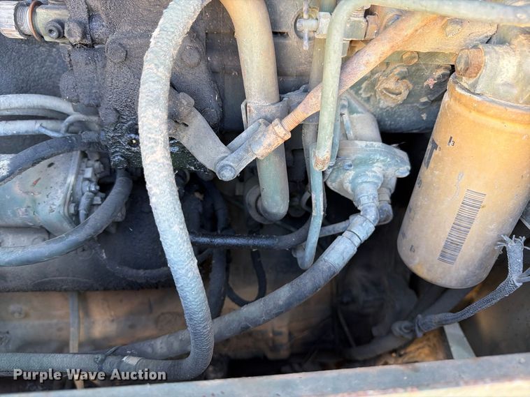 image for item ER3454 1983 Caterpillar 130G MIL motor grader