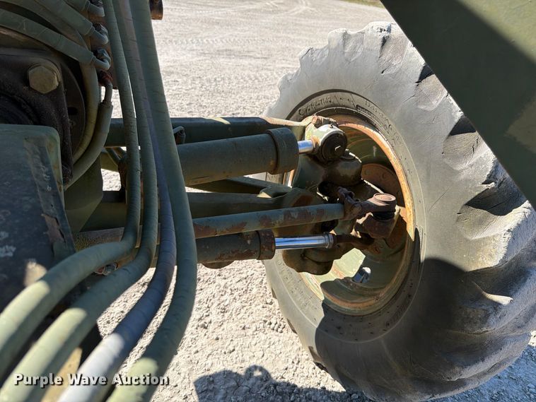 image for item ER3454 1983 Caterpillar 130G MIL motor grader