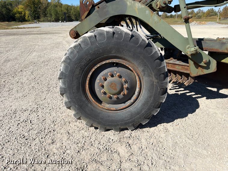 image for item ER3454 1983 Caterpillar 130G MIL motor grader