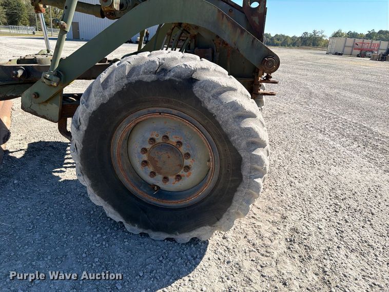 image for item ER3454 1983 Caterpillar 130G MIL motor grader