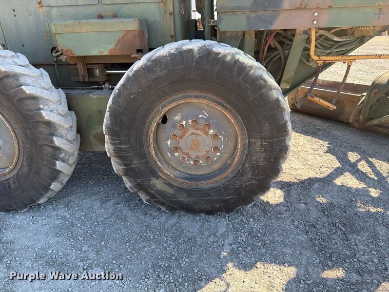 image for item ER3454 1983 Caterpillar 130G MIL motor grader