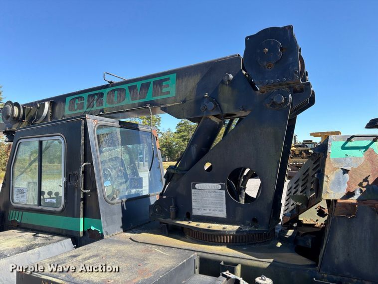 image for item ER3455 1985 Grove RT41AA crane