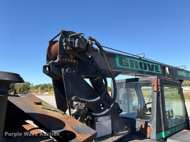 image for item ER3455 1985 Grove RT41AA crane