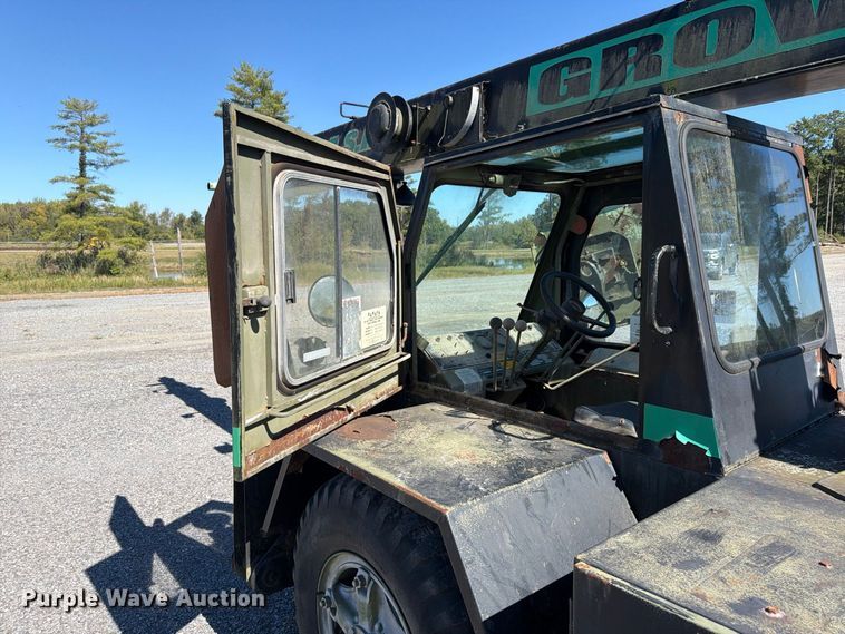image for item ER3455 1985 Grove RT41AA crane