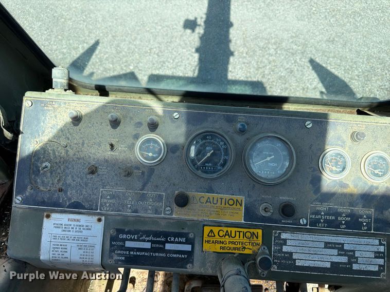 image for item ER3455 1985 Grove RT41AA crane
