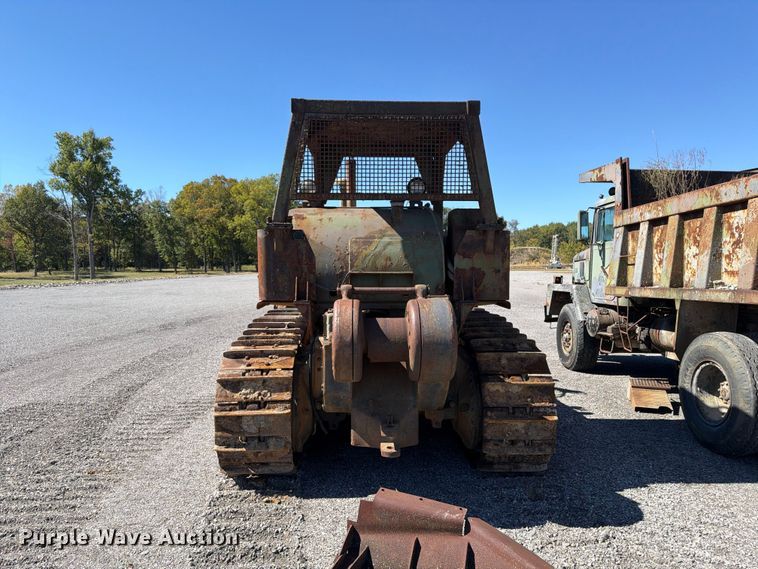 image for item ER3456 1966 Caterpillar D7E dozer